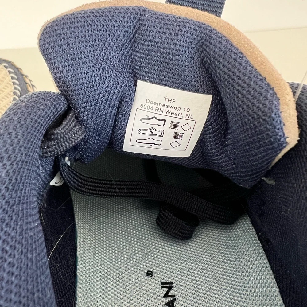Claudia Ghizzani Whipstitch Chunky Heel Sneakers in Navy Blue and Cream, size 37